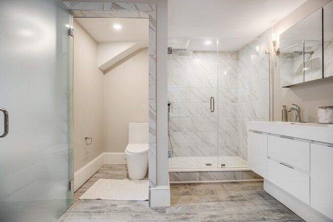 Building Photo - 36 Joy St