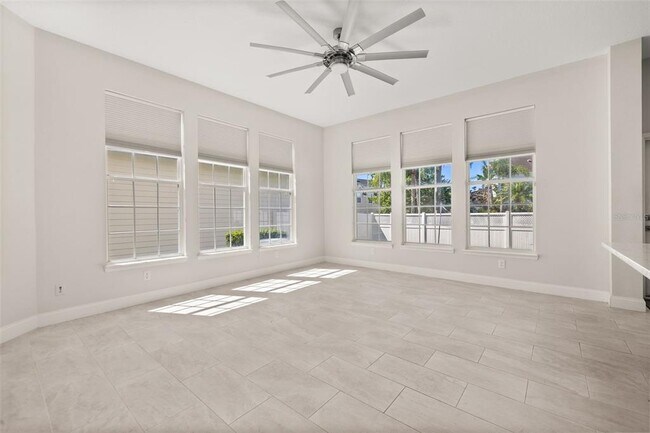 Building Photo - 212 Ficus St