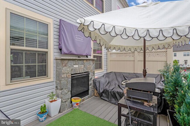 Building Photo - 703 Skippers Ln