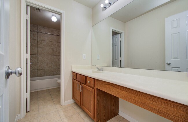 Building Photo - 7506 Pavilion Dr