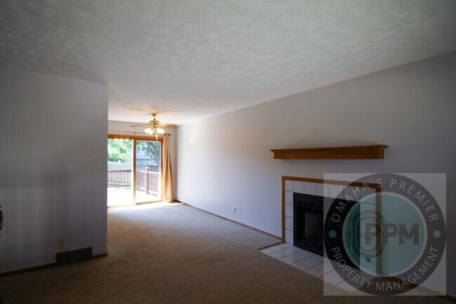 Building Photo - Cul-de-Sac Comfort! 3-Bed Omaha Home with ...