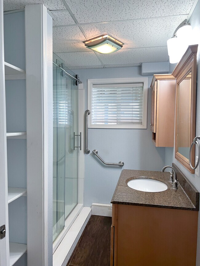 Building Photo - 4300 E 6th Ave