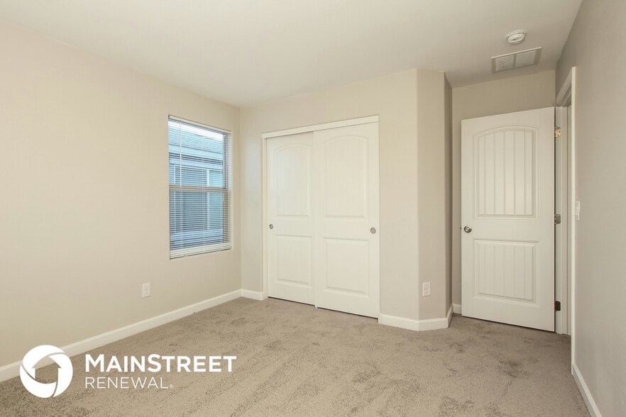 Building Photo - 2822 S 95th Dr