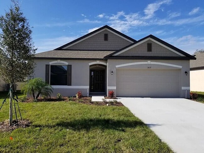 Building Photo - Beautiful 3 bedroom 2 bath home located in a quiet neighborhood