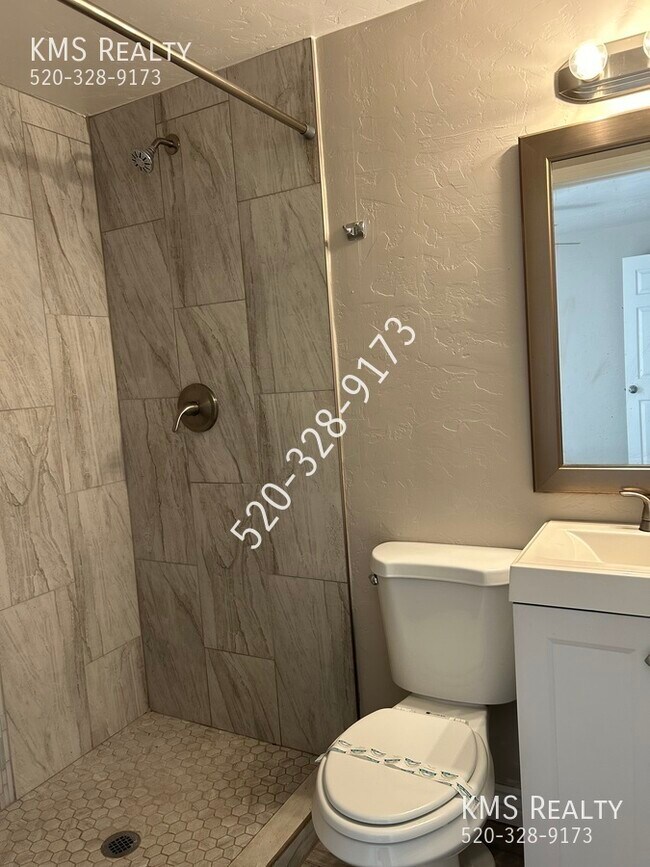 Building Photo - 302 E District St