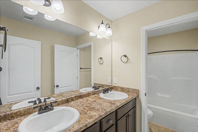 Building Photo - 4 Bed/3.5 Bath Home in The Palms at New Hampstead