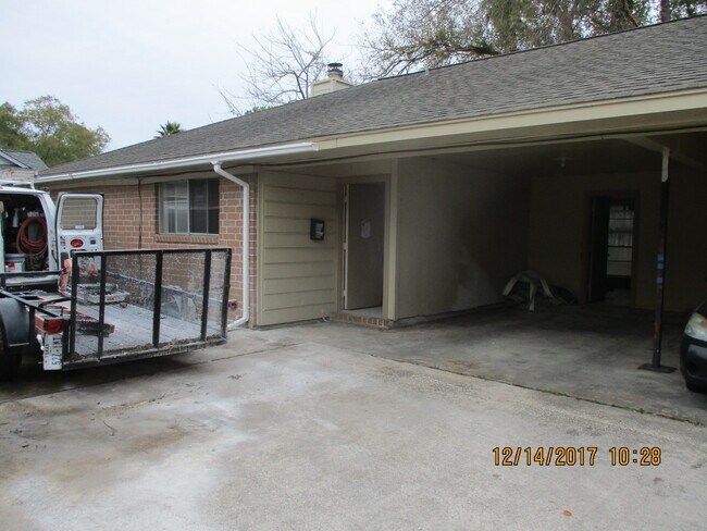 Building Photo - 10826 Sugar Hill Dr