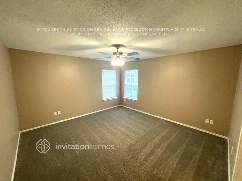 Building Photo - 3049 Parade Ln SW