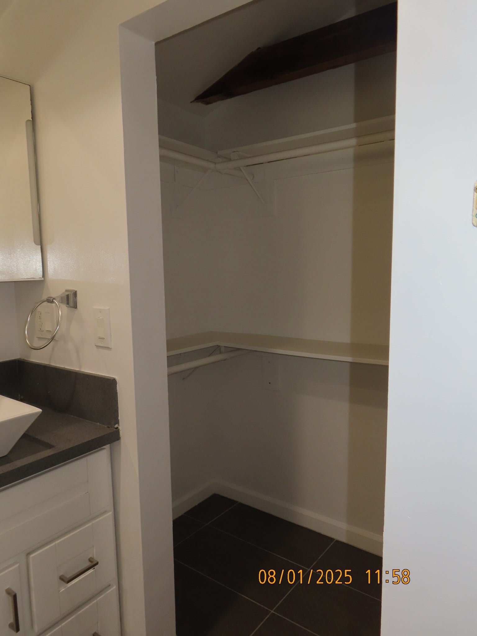 closet - 4415 154th St