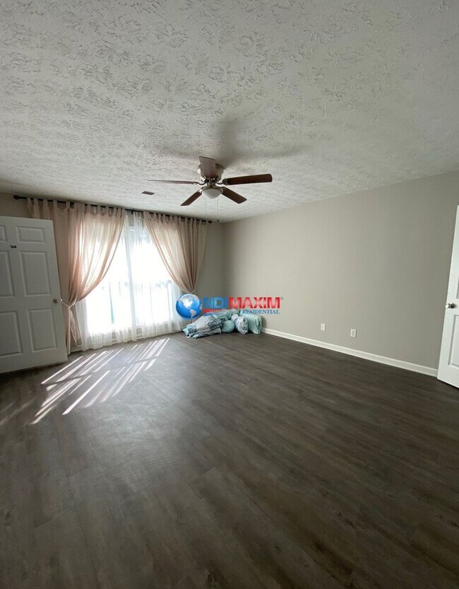 Building Photo - Renovated wheelchair accessible ranch in P...