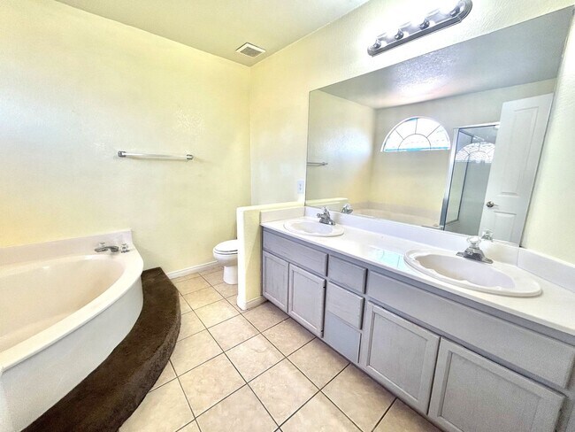Building Photo - 2514 Quail Canyon Ave