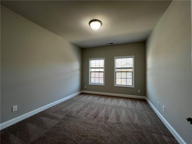 Building Photo - 1075 Township Square