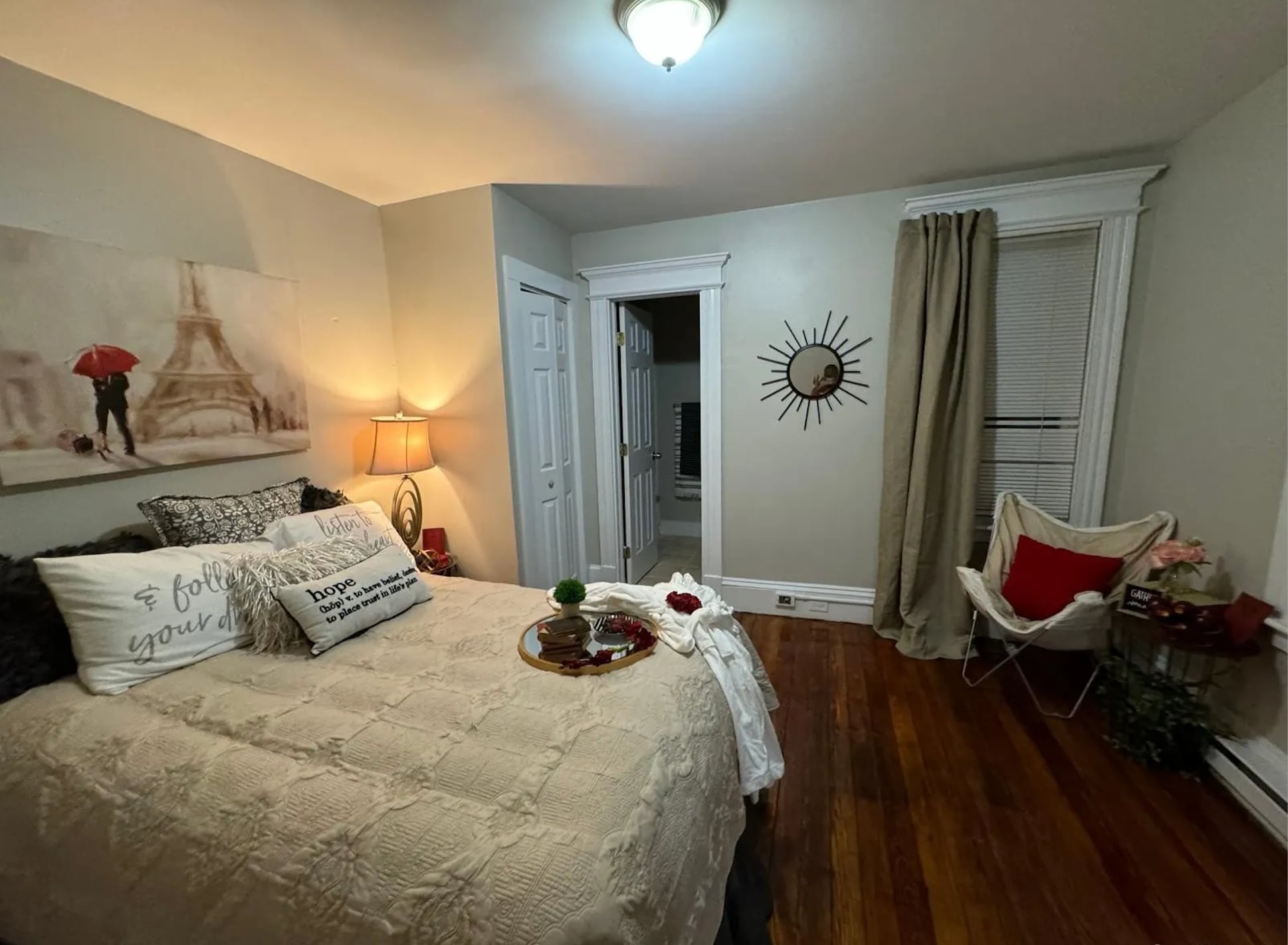 Building Photo - 208 Buckingham St