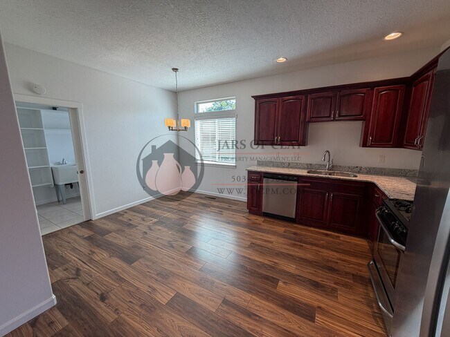 Building Photo - Modern West Salem Home: Central AC, 2-Car Garage & Washer/Dryer