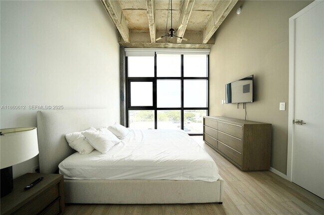 Building Photo - 7920 NE 2nd Ave