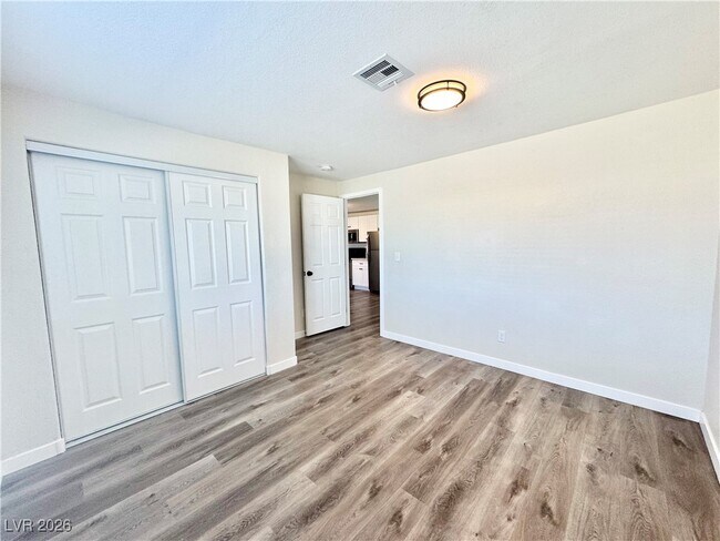 Building Photo - 2081 S Dandelion St