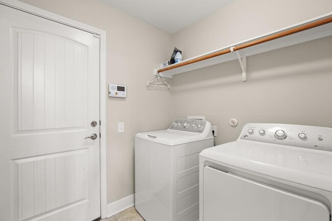 Building Photo - 7120 Razors Edge Dr