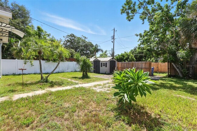 Building Photo - 3634 Burlington Ave N