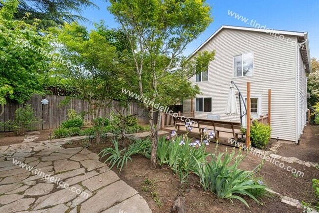 Building Photo - Spacious 3BR w/ Fenced Backyard w/ Deck – ...