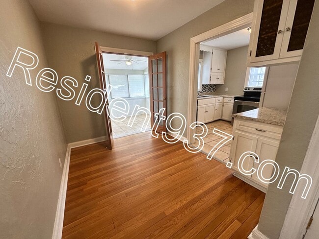 Building Photo - 3 Bed 1 Bath Home