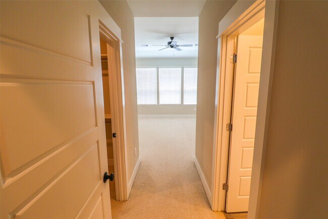 Building Photo - 5213 Pinemont Creek Ln