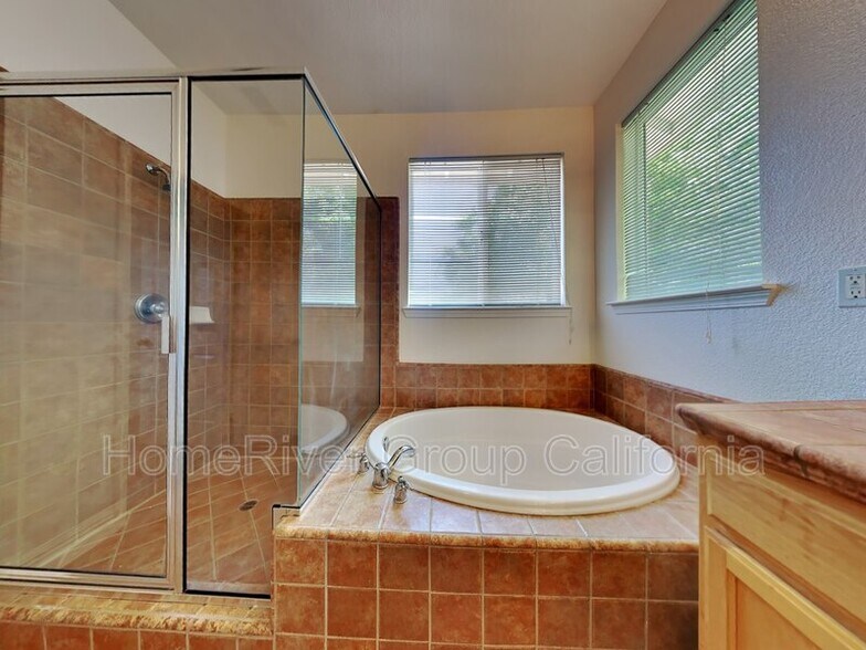 Building Photo - 4050 Copper Lake Way