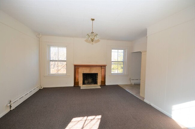 Building Photo - 3 Pine Terrace Rd