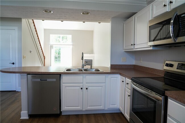 Building Photo - 0 Traditions Pl