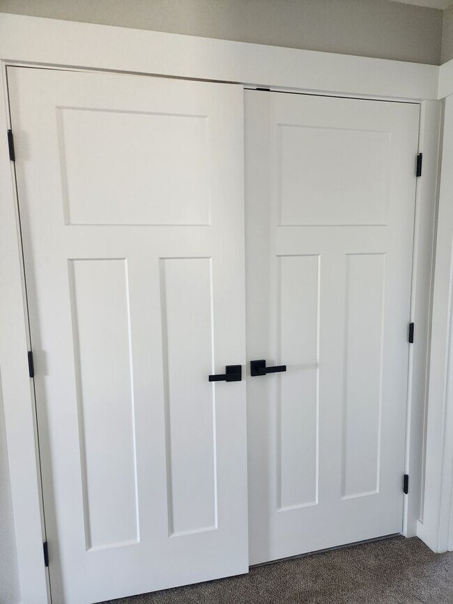 Building Photo - n625