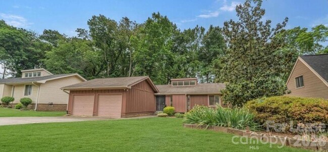 Building Photo - 7312 Barcliff Dr