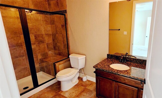 Building Photo - 16303 Lakewood Field Dr