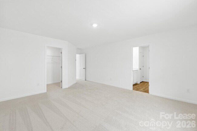 Building Photo - 544 Sand Dunes Dr