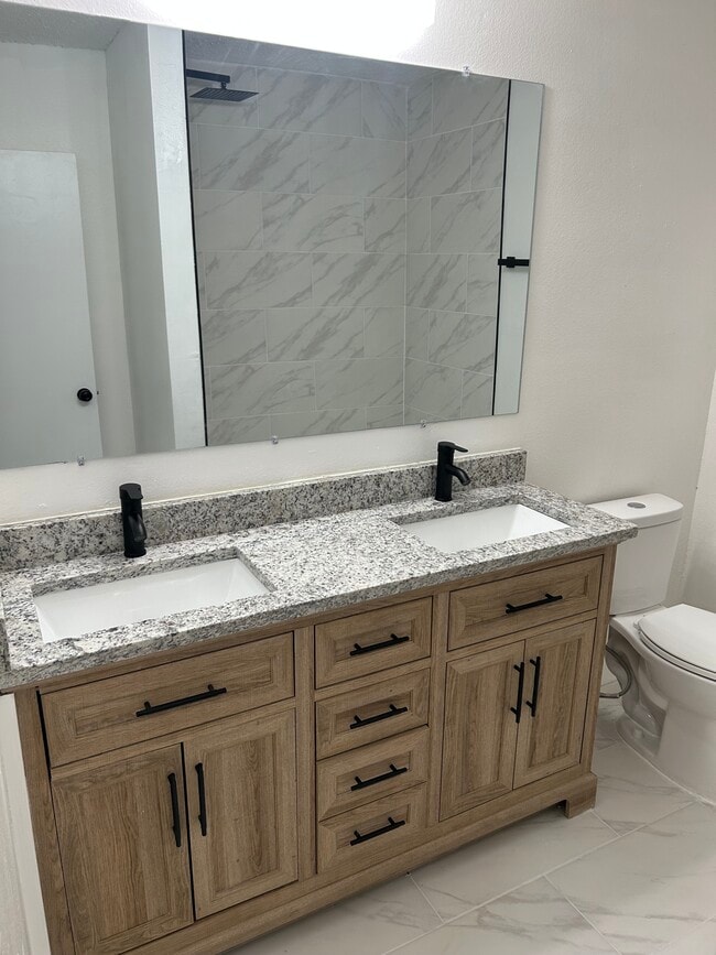 Building Photo - 12219 Armenia Gables Cir