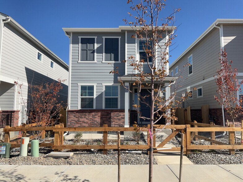 Primary Photo - 354 N Addison Way