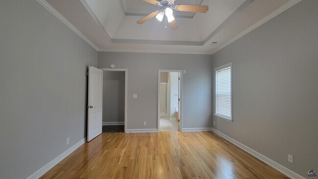 Building Photo - 203 Duke Ln