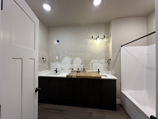 Building Photo - 1031 W 1000 N