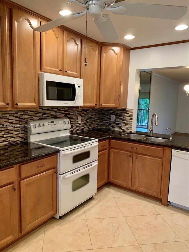 Building Photo - 130 SE 7th St