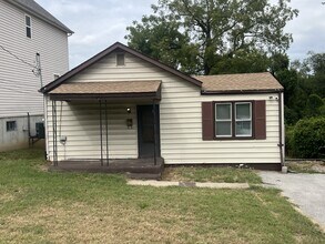 Building Photo - 7721 Chorman St