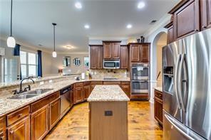 Building Photo - 2216 Golden Eagle Dr