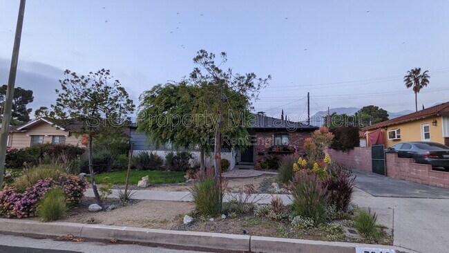 Building Photo - 7849 Beckett St