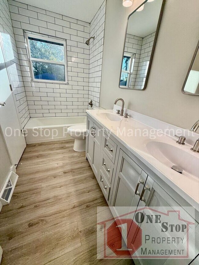Building Photo - 4-Bedroom, 2.5-Bathroom home in Independence