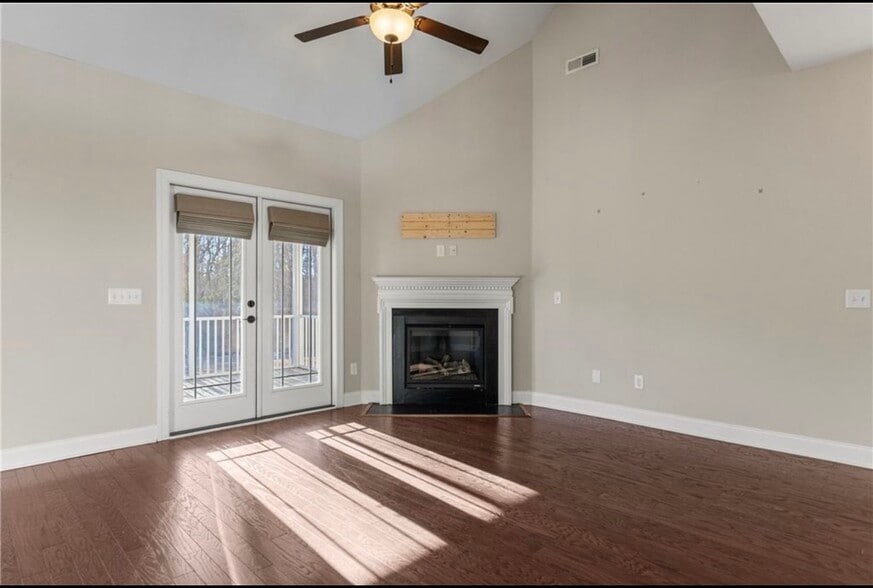 Living Room - 411 W Sundance Dr