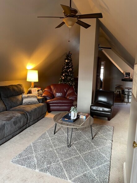 Building Photo - 1025 E Hamilton St