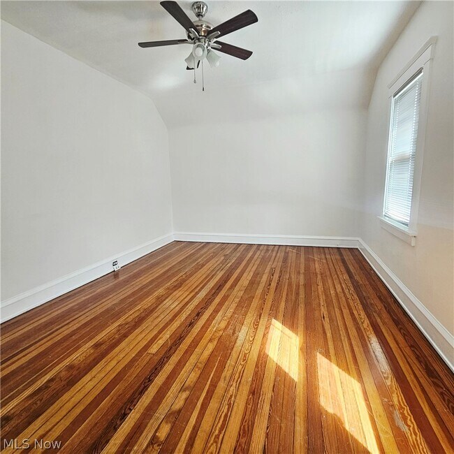 Building Photo - 3110 W 111th St