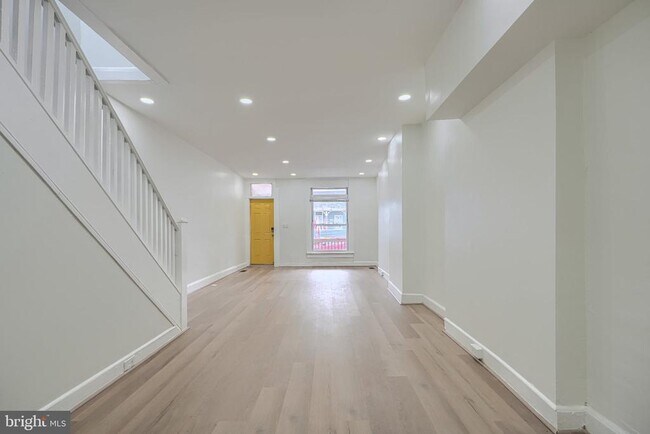 Building Photo - 1120 Montpelier St