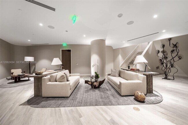Building Photo - 2811 S Bayshore Dr