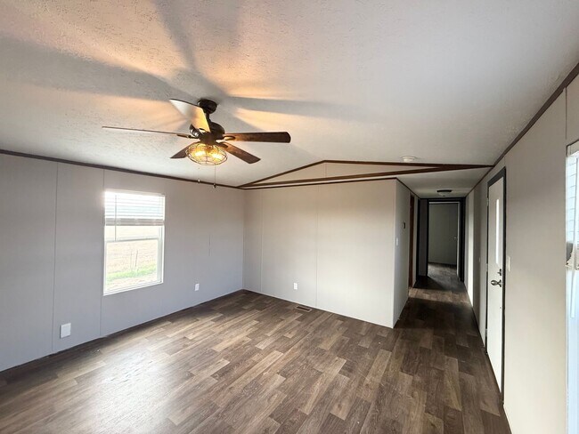 Building Photo - 3104 N Cardinal Rd