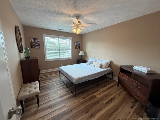 Building Photo - 115 Dairy Ct