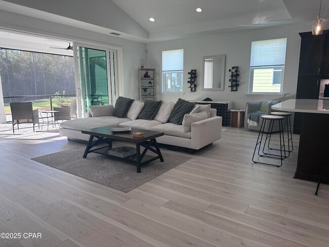 Building Photo - 9259 Paradise Dr