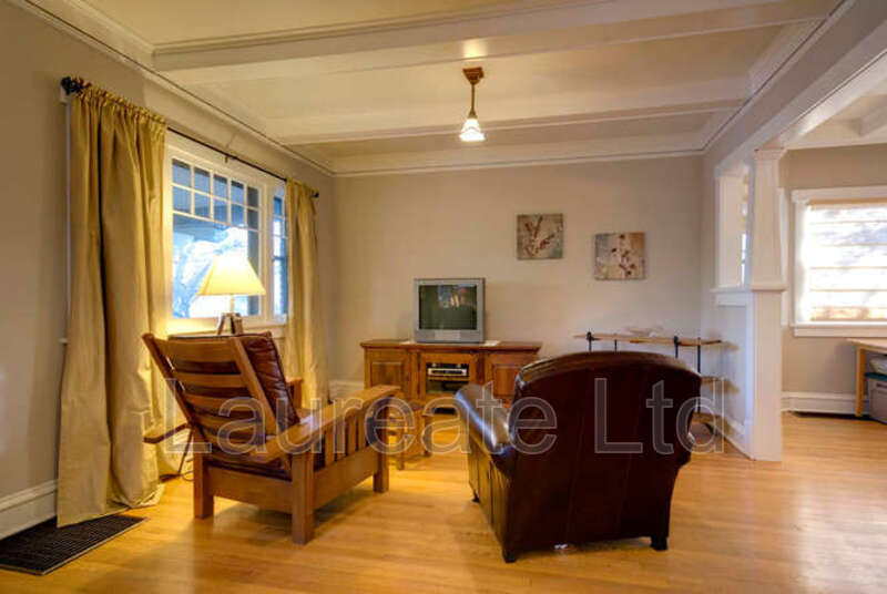 Building Photo - 2325 Ivanhoe St